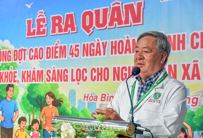Bác sĩ CK II Phan Văn Đức, Phó Giám đốc Bệnh viện Lê Văn Thịnh, cung cấp những thông tin hữu ích giúp người dân hiểu thêm ý nghĩa của việc khám sức khoẻ định kỳ, khám sàng lọc.