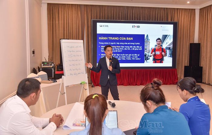 Cà Mau chú trọng đào tạo nguồn nhân lực chất lượng cao phục vụ các sự kiện lớn. (Trong ảnh: Một khoá đào tạo nghiệp vụ du lịch theo tiêu chuẩn Thuỵ Sĩ)