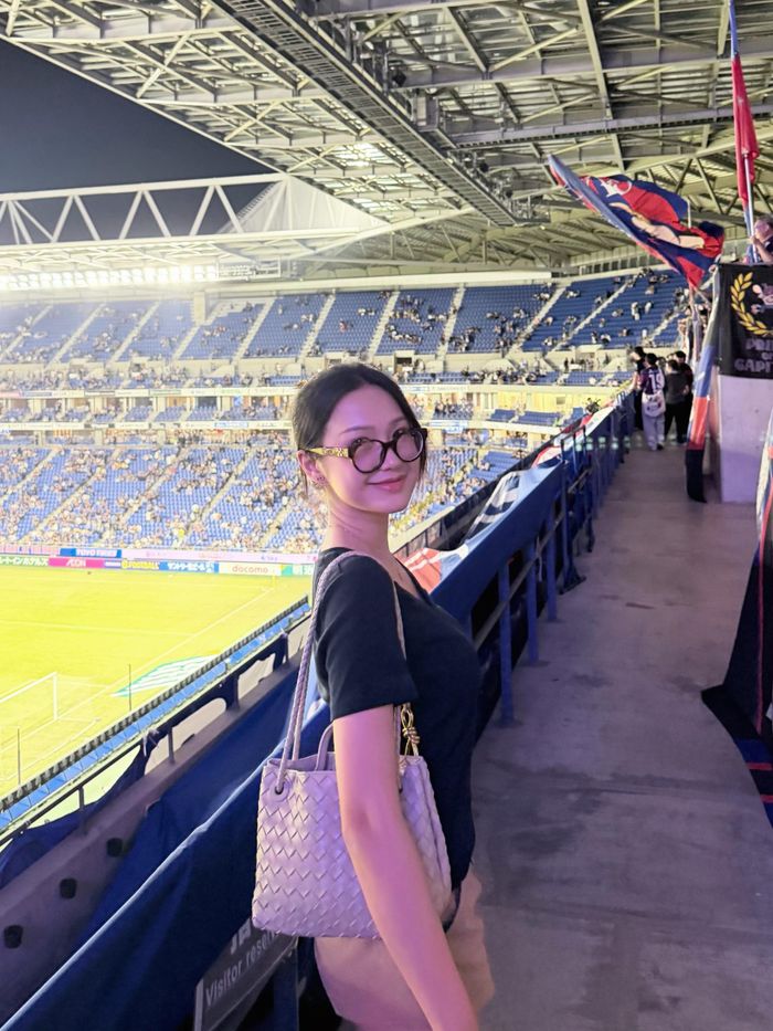 Nàng WAG khoe vóc dáng nuột nà 
