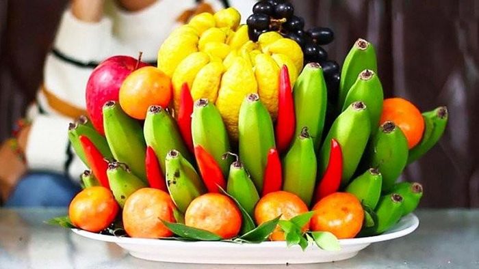 Vì sao hoa quả thắp hương thường chọn số lẻ? Ảnh minh họa.