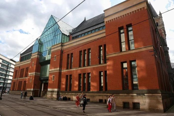 Tòa án Manchester Minshull Street Crown Court ở Manchester, Anh, nơi xét xử người đàn ông bị cáo buộc đánh thuốc và cưỡng hiếp vợ. Ảnh: Reuters