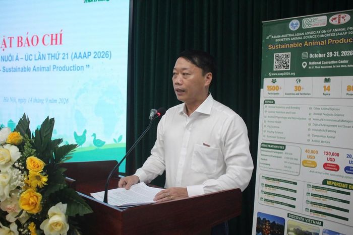 Ông Lê Trọng Đảm, Phó Tổng Biên tập Báo Nông nghiệp và Môi trường chia sẻ tại buổi gặp mặt.
