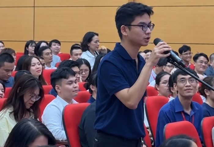 Tân bác sĩ nội trú Trần Hữu Trung lựa chọn Hồi sức cấp cứu.