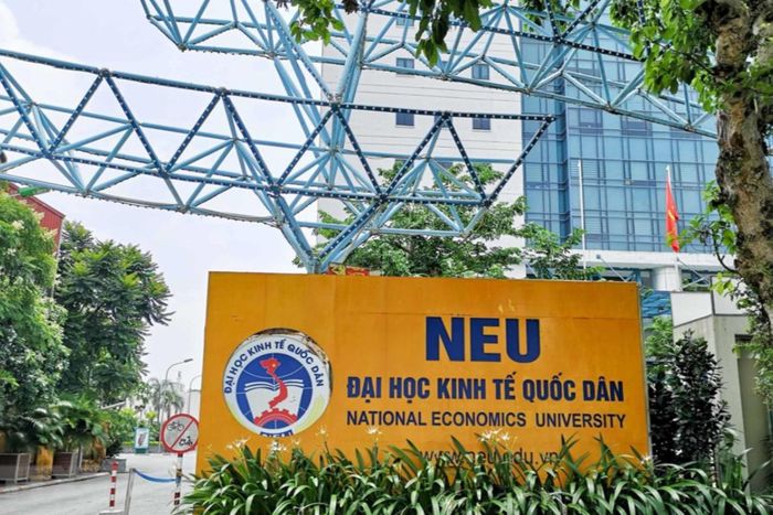 Đại học Kinh tế Quốc dân vừa thông báo xóa tên 43 sinh viên và cảnh báo học tập 139 trường hợp sinh viên có kết quả học tập kém và không theo kịp tiến độ.