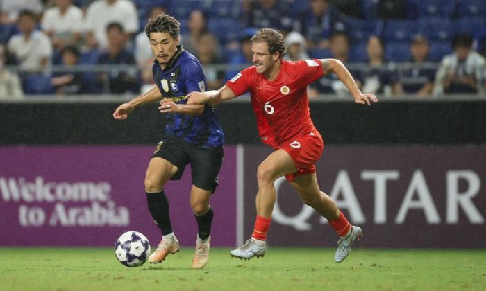 CLB Công an Hà Nội (áo đỏ) thua đậm Gamba Osaka. (Ảnh: AFC)