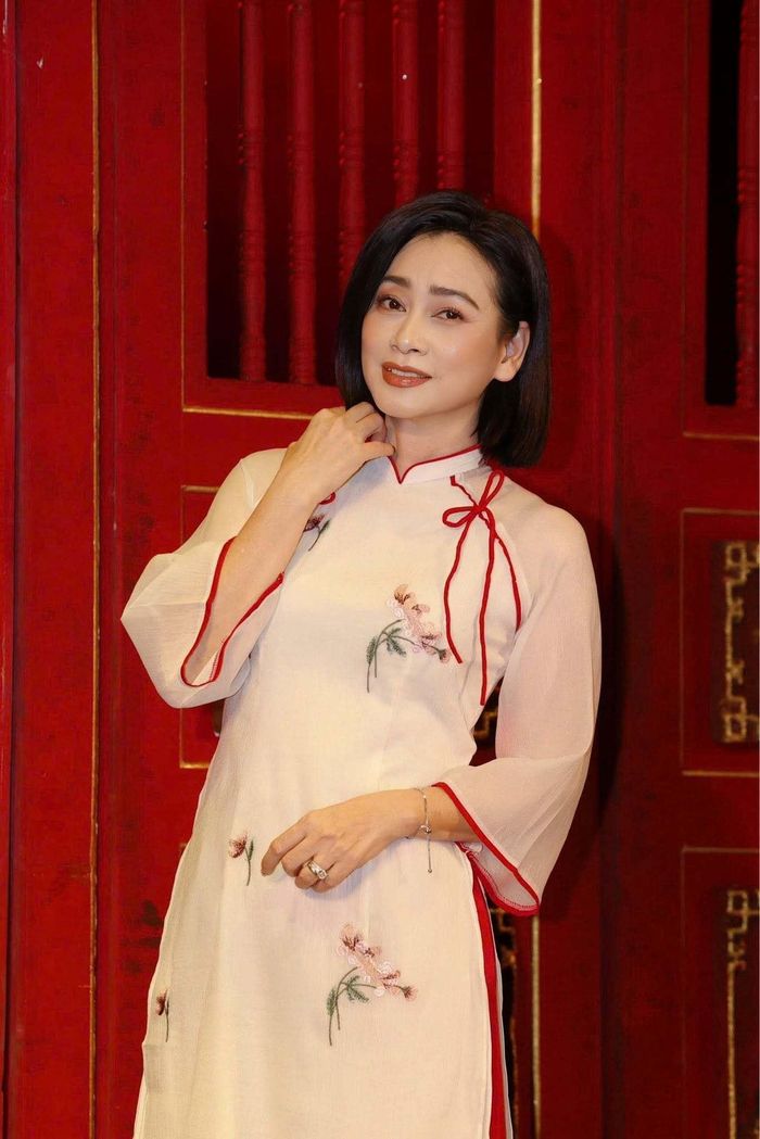 Nữ nghệ sĩ được yêu mến bởi tính cách hiền lành, đời tư sạch.