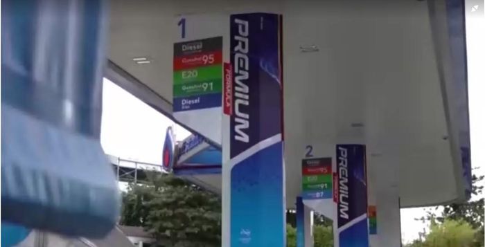 Giá dầu tiếp tục tăng do cuộc xung đột Nga-Ukraine, gây sức ép lên chi phí nhiên liệu và lạm phát tại Mỹ. Ảnh: Reuters