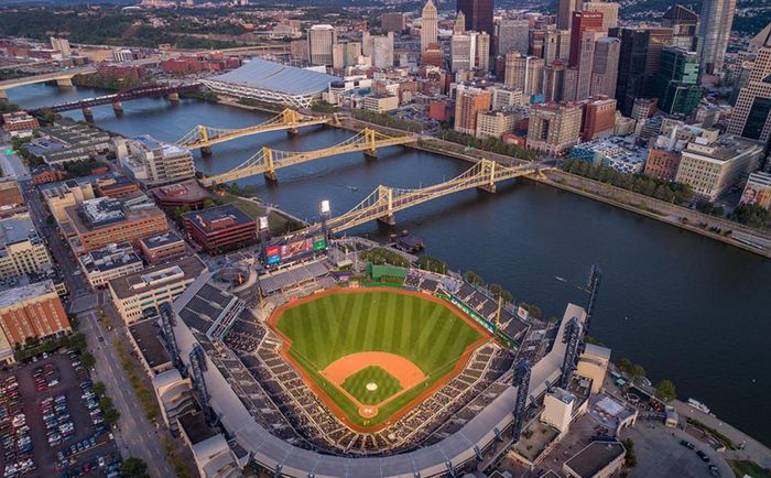 Pittsburgh là thành phố nằm tại nơi ba con sông hội tụ.Ảnh: Pittsburghmagazine
