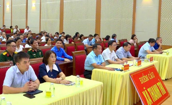 Các đại biểu dự tại điểm cầu xã Thanh Trì. Ảnh: PV