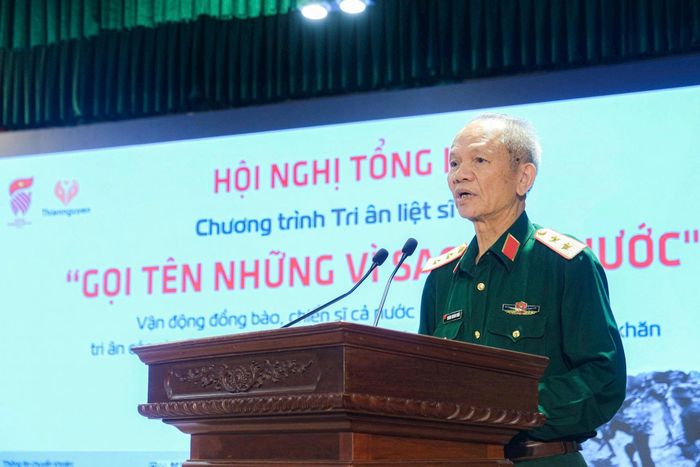 Trung tướng Hoàng Khánh Hưng, Chủ tịch Hội Hỗ trợ gia đình liệt sĩ Việt Nam phát biểu. Ảnh: Thu Minh