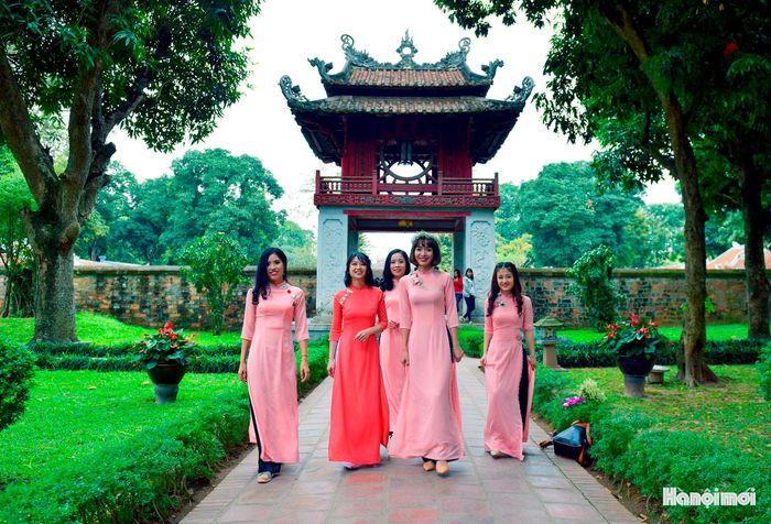 Với vẻ đẹp kiến trúc đặc biệt này, nơi đây là điểm đến không thể bỏ qua của du khách trong nước và quốc tế mỗi khi đến với Hà Nội.