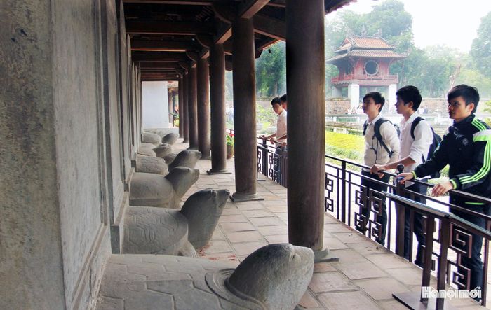 Sang thời Hậu Lê, Nho giáo rất thịnh hành. Vào năm 1484, vua Lê Thánh Tông cho dựng bia Tiến sĩ của những người đỗ Tiến sĩ từ khóa thi năm 1442 trở đi.