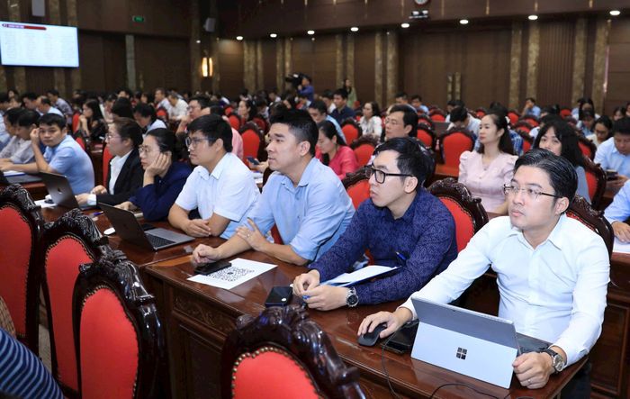 Các đại biểu tham gia hội nghị tại điểm cầu Thành ủy Hà Nội. Ảnh: Quang Thái
