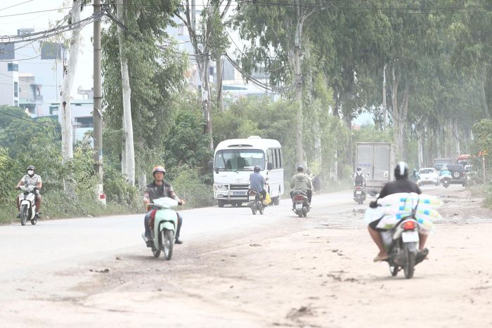 Ban Quản lý dự án đầu tư xây dựng công trình giao thông thành phố Hà Nội cho biết, dự án thành phần 2: Cải tạo, nâng cấp đường 70 đoạn Hà Đông - Văn Điển - nút giao Tứ Hiệp thuộc Dự án đầu tư cải tạo, nâng cấp đường 70 đoạn Hà Đông - Văn Điển - nút giao Tứ Hiệp, vẫn đang trong giai đoạn giải phóng mặt bằng. Đây cũng là khâu khó khăn nhất đang ảnh hưởng đến tiến độ dự án.