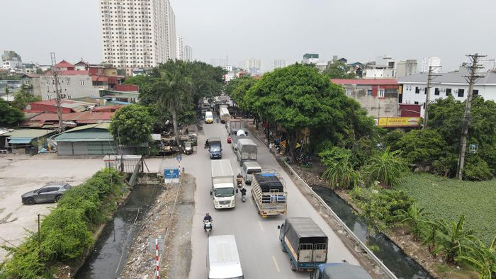 Đường 70, đoạn Hà Đông - Văn Điển, là một trong những tuyến có mật độ giao thông rất lớn, đi qua nhiều xã, phường và hiện trạng hạ tầng từ lâu đã không còn đáp ứng được nhu cầu thực tế.