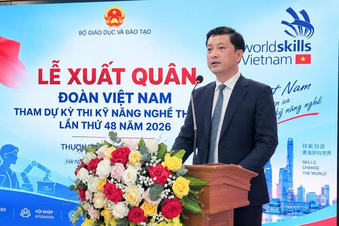 Ông Trần Việt Hùng, Hiệu trưởng Trường Trung cấp nghề Giao thông công chính Hà Nội. Ảnh: Thảo Phạm