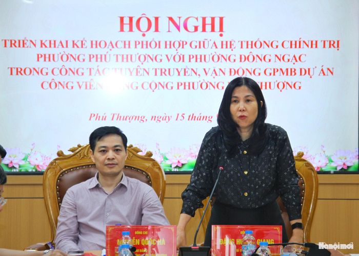 Bí thư Đảng ủy phường Đông Ngạc Đặng Hương Giang phát biểu tại hội nghị. Ảnh: Cao Kỳ