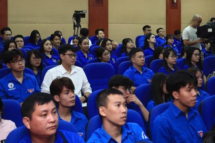 Theo Ban tổ chức, Bản sắc 2026 nhằm góp phần khơi dậy lòng yêu nước, niềm tự hào dân tộc và ý thức giữ gìn, phát huy các giá trị văn hóa Việt Nam, đặc biệt trong thế hệ trẻ.