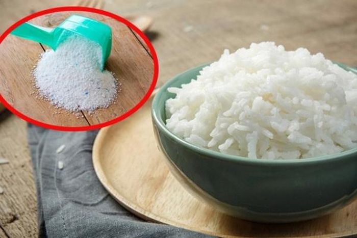 Chỉ cần trộn cơm nguội với bột giặt, bạn đã có được hỗn hợp giúp diệt gián cực hiệu quả.