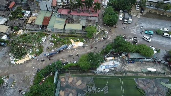 Sau gần một thập kỷ kể từ ngày khởi công, tuyến đường đang đứng trước cơ hội được nối thông. Người dân đã bắt đầu bàn giao mặt bằng, trong khi chính quyền địa phương triển khai các phần việc còn lại để đưa dự án trở lại đường ray tiến độ.