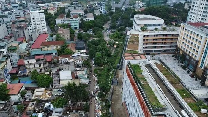 Sau khi người dân di chuyển, những khoảng đất trống bắt đầu được bàn giao cho dự án. Phường Từ Liêm đang tiến hành các bước chuẩn bị để triển khai những hạng mục còn lại.