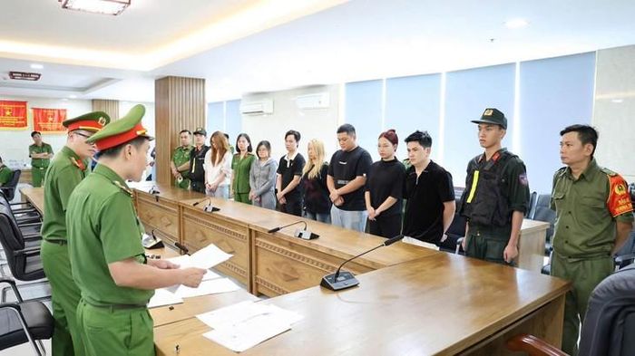 Các đối tượng tại cơ quan điều tra. Ảnh: Công an TP Đà Nẵng.