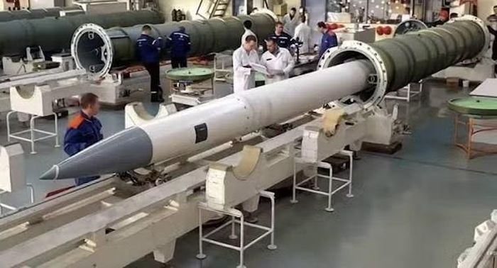 Đáng chú ý hơn, đại diện Cơ quan Tình báo Ukraine còn tiết lộ nguồn gốc linh kiện cấu thành tên lửa RM-48U, các doanh nghiệp tham gia sản xuất và những thiết bị nước ngoài mà phía Nga sử dụng.