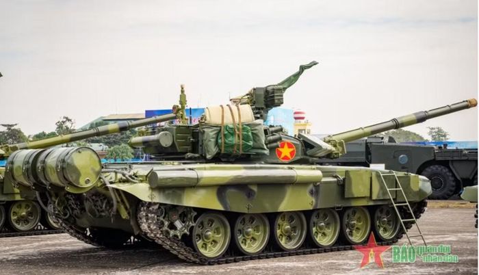 Xe tăng T-90S/SK của Việt Nam có mức độ tự động hóa cao, đồng thời Lữ đoàn Xe tăng 201 phải tổ chức huấn luyện riêng để bộ đội làm chủ các hệ thống mới.