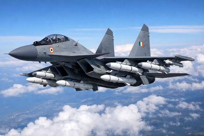 Cần nhắc lại, tiêm kích Su-30MKI tạo thành xương sống của Không quân Ấn Độ. Theo ấn phẩm ANI, hiện có hơn 260 máy bay loại này đang hoạt động trong IAF.