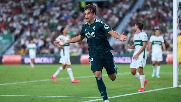 Carlos Espi ghi bàn quyết định cho Real Madrid (Ảnh: Getty Images)
