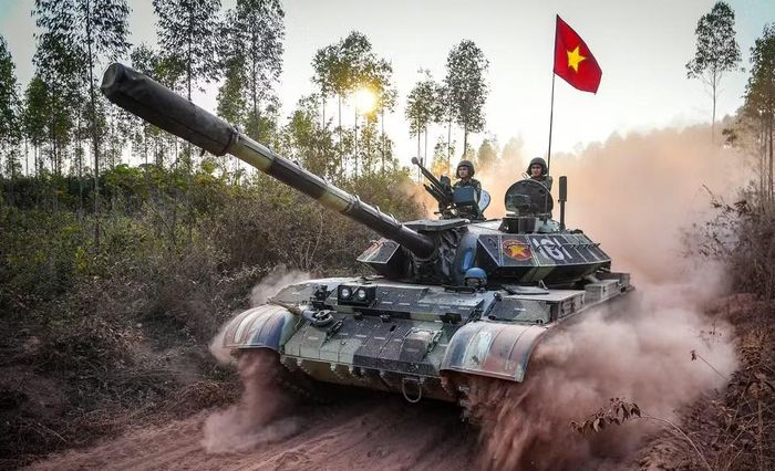Đây phù hợp với cách Việt Nam hiện đại hóa dòng xe này: giữ lại nền tảng cơ bản nhưng bổ sung những hệ thống mới ở những vị trí có thể nâng cao năng lực của phương tiện.