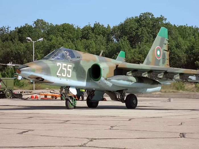 Đầu tháng 9/2026, báo chí Belarus cho biết Nhà máy 558 đã hoàn thành cơ sở sản xuất linh kiện và cụm lắp ráp cho nhiều loại máy bay, bao gồm Su-27, Su-30, MiG-29, Be-200, Tu-214, Il-76MD-90A, MS-21, LMS-901 Baikal và Su-25.
