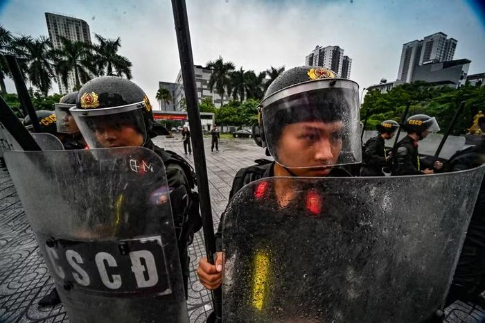 Các chiến thuật vận động của đội hình lá chắn cũng được thực hiện bài bản