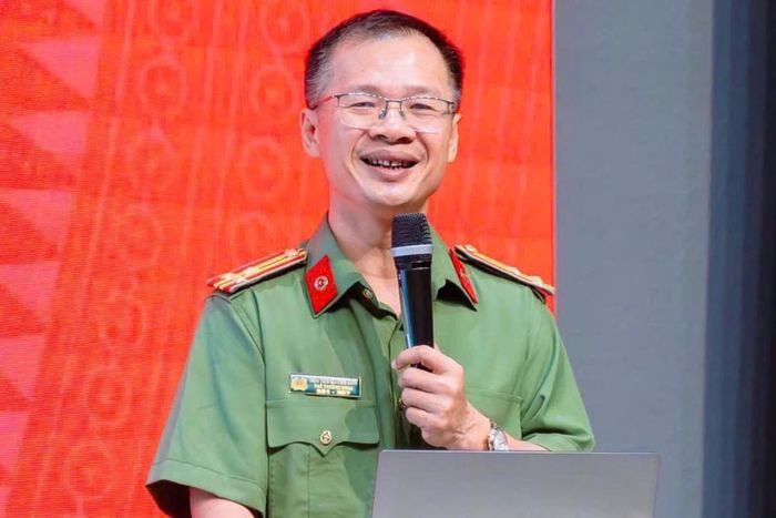 Tiến sĩ - Thượng tá NGUYỄN QUỲNH ANH.