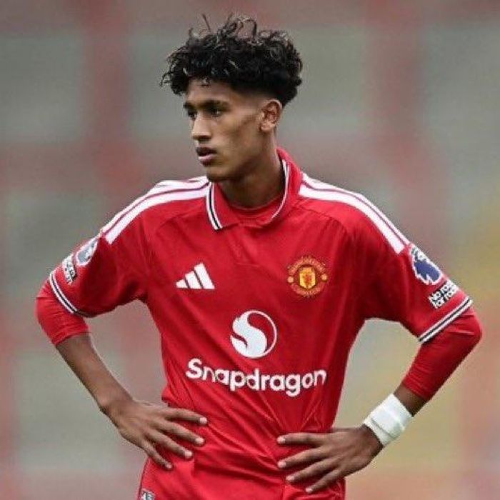  MU dự định trao cơ hội cho Gabriel tại Carabao Cup trước khi cầu thủ 15 tuổi bất ngờ yêu cầu rời CLB. 