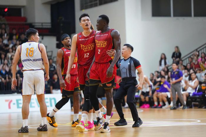 Saigon Heat cần nhiều hơn từ dàn nội binh nếu muốn thay đổi cán cân sau bốn trận toàn thua Hanoi Buffaloes ở vòng bảng.