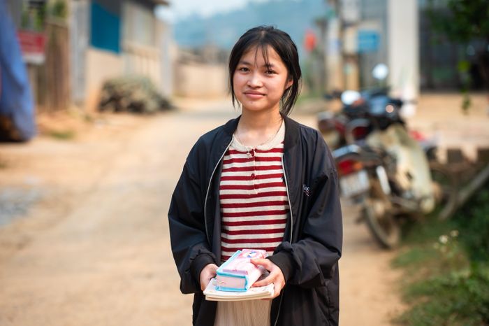  Em Quyên, học sinh trung học tại bản Muông, Sơn La. Ảnh: Đinh Hà.