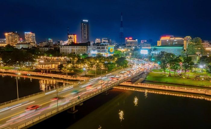 TP. Huế sẽ tổ chức các hoạt động ban đêm để phục vụ du khách và phát triển kinh tế đêm. Ảnh: Hoàng Lê