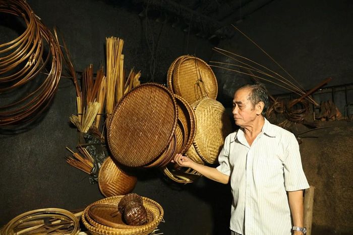 Những vật dụng gắn với đời sống sinh hoạt của đồng bào Hrê qua nhiều thế hệ