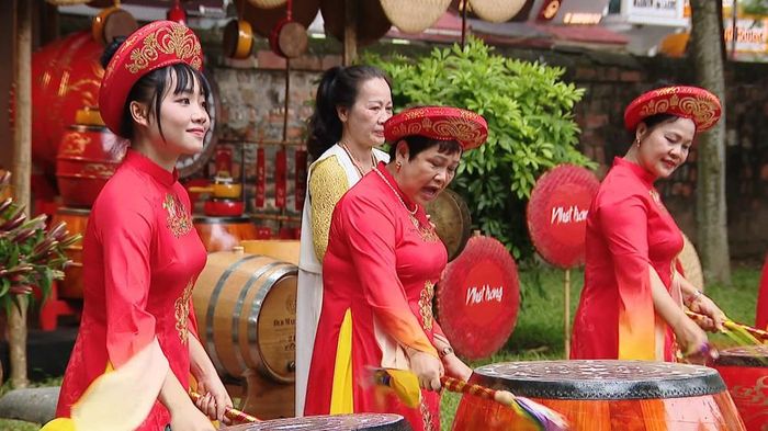 Trong đời sống văn hóa Việt Nam, trống không chỉ là một nhạc cụ mà còn gắn bó mật thiết với tín ngưỡng, lễ hội, giáo dục và sinh hoạt cộng đồng qua nhiều thế hệ