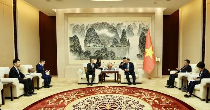 Phó Thủ tướng Thường trực Phạm Gia Túc mong muốn hợp tác với các doanh nghiệp công nghệ lớn, trong đó có Huawei, để ứng dụng công nghệ, nâng cao năng suất, năng lực quản trị và phát triển các ngành, lĩnh vực mới - Ảnh: chinhphu.vn/Phương Nguyên