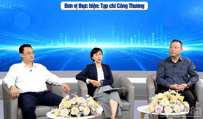 Các chuyên gia tại Tọa đàm “Hoàn thiện thể chế pháp luật về logistics gỡ điểm nghẽn mở không gian phát triển”. (Ảnh: BCT cung cấp)