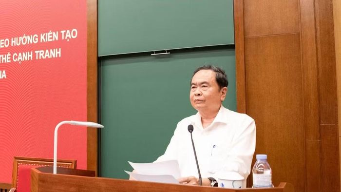 Đồng chí Trần Thanh Mẫn, Ủy viên Bộ Chính trị, Chủ tịch Quốc hội đã trao đổi và truyền đạt chuyên đề cho các học viên Lớp bồi dưỡng, cập nhật kiến thức đối với Ủy viên Trung ương Đảng khóa XIV. (Ảnh: LÂM HIỀN)