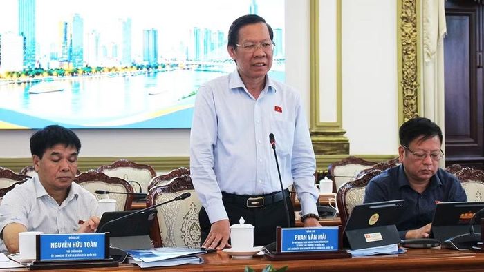 Ông Phan Văn Mãi, Ủy viên Trung ương Đảng, Ủy viên Ban Thường vụ Quốc hội, Chủ nhiệm Ủy ban Kinh tế và Tài chính Quốc hội ghi nhận và đánh giá cao những kết quả mà thành phố đã đạt được trong 8 tháng qua. (Ảnh: Ủy ban nhân dân Thành phố Hồ Chí Minh)