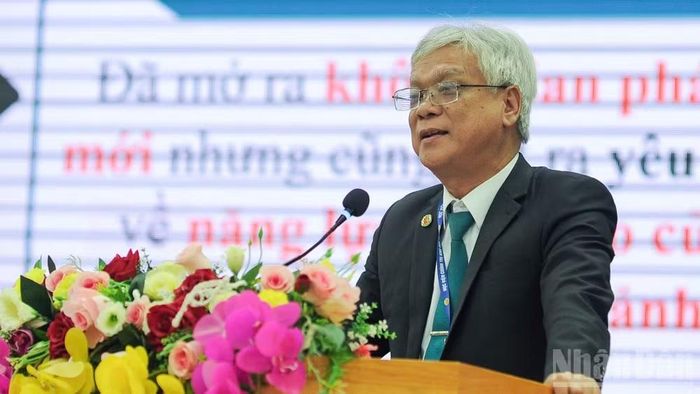 Diễn giả phía Việt Nam phát biểu tại diễn đàn. (Ảnh: CÔNG VINH)