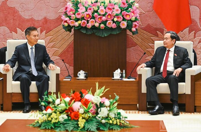 Chủ tịch Quốc hội Trần Thanh Mẫn tiếp Chủ nhiệm Ủy ban Tài chính-Kinh tế của Nhân đại toàn quốc Trung Quốc Chung Sơn. (Ảnh: DUY LINH)