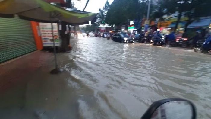 Ngập úng mỗi khi mưa lớn tại một số tuyến đường là bài toán nan giải cho mục tiêu phát triển xanh tại Thành phố Hồ Chí Minh. (Ảnh: CTV)