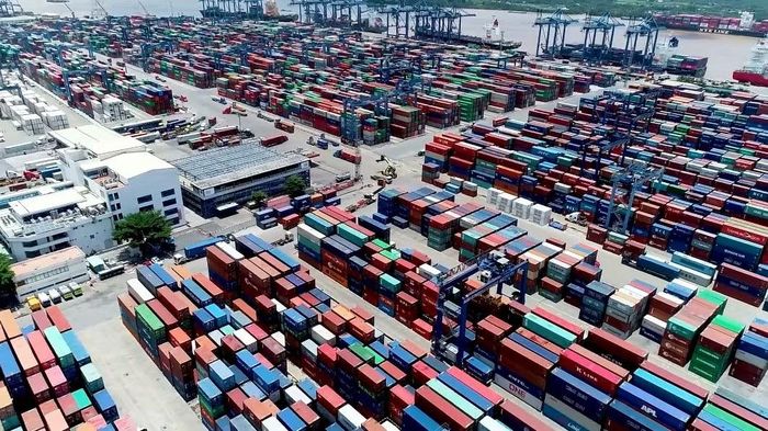 Hoạt động xuất nhập khẩu và sự tham gia sâu hơn của doanh nghiệp vào chuỗi giá trị toàn cầu là những động lực quan trọng cho tăng trưởng trong giai đoạn mới. (Ảnh: CHQ)