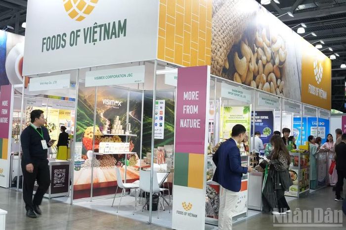 Gian hàng Việt Nam tại Hội chợ. (Ảnh: THANH THỂ)