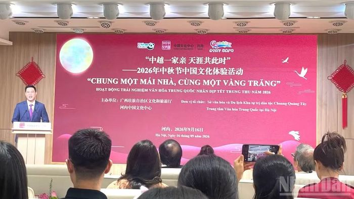  Giám đốc Trung tâm Văn hóa Trung Quốc tại Hà Nội Trương Đức Sơn phát biểu. 